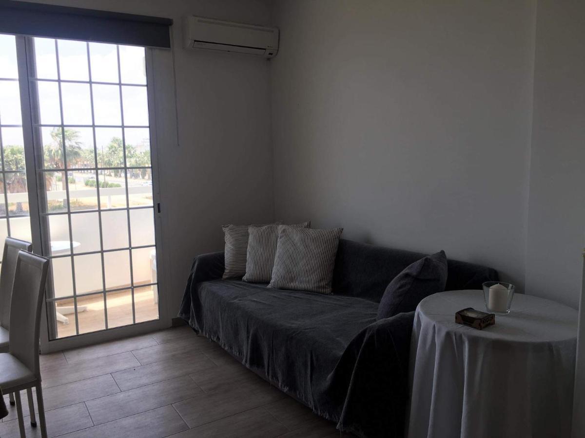 Frangeskos Beach Apartment'S Dhekelia Cantonment Exteriör bild